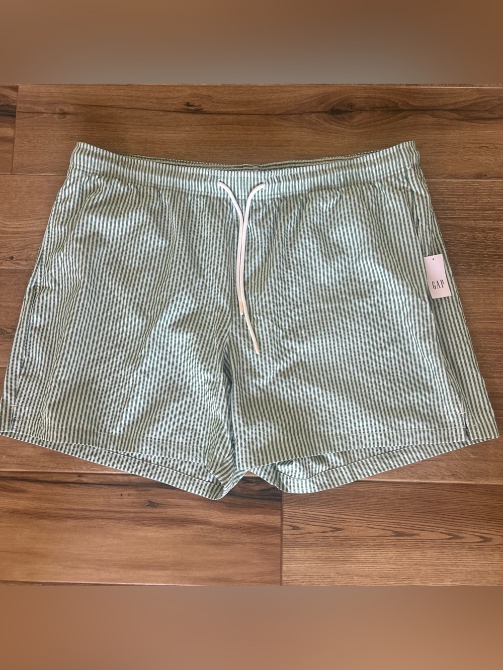GAP Men's XXL Green Stripe Seersucker 6” Swim Trunks Shorts Drawstring Beach NWT